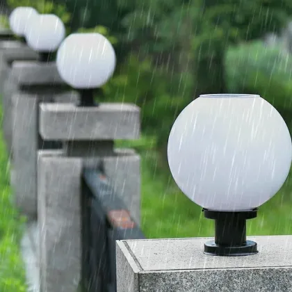 High Brightness Waterproof IP65 Solar-Powered LED Pillar Lights