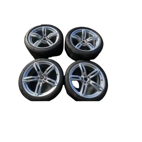 High-Quality Second-Hand Lamborghini Huracan LP610 EVO with 19Inch Silvery Wheel Rim