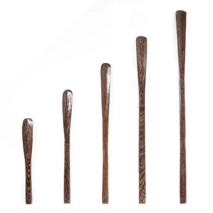 Creative lazy shoe lifter tool shoehorn