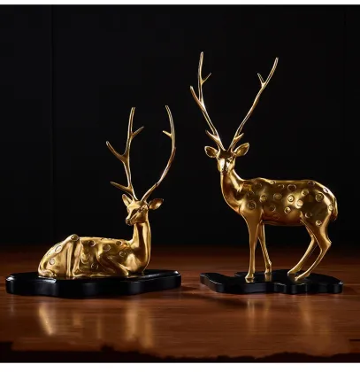 Nordic Design Metal Casting Aluminum Golden Finished Ornaments for Desktop Decor