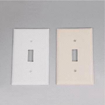 Plastic Wall Power Socket, Available in White and Ivory Colors, American Style Usage
