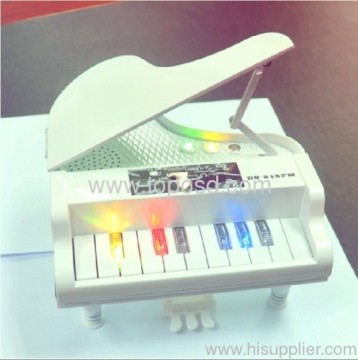 New Product Portable Rechargeable Mini Card Speaker Piano Shape Usb Speaker Gift Speaker Boombox Radio 