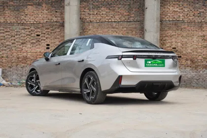 Lynk & Co 07 EM-P: New Arrival in Plug-In Hybrid Sedans