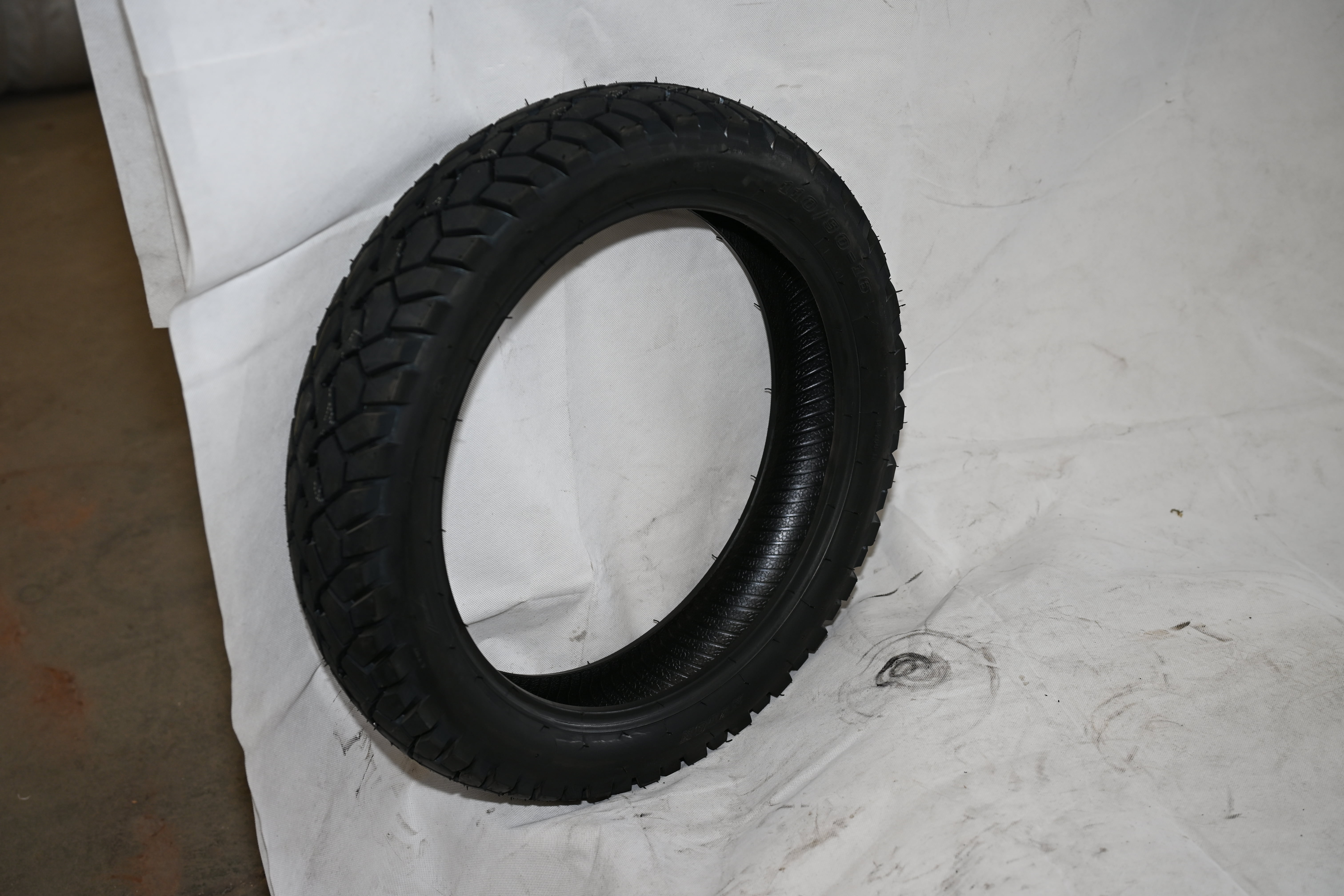 Electric tricycle tire
