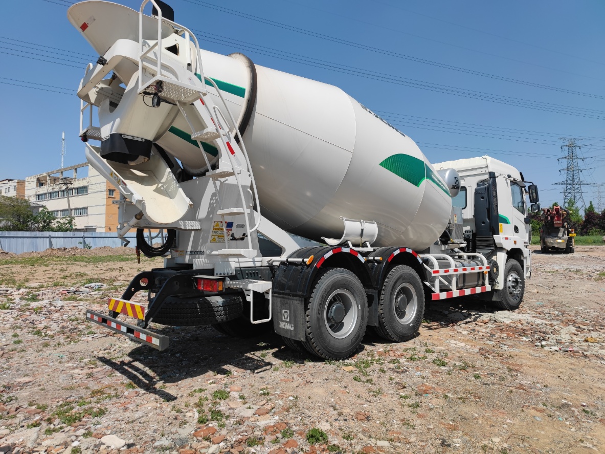 XCMG G5 Chassis Concrete Mixer Truck