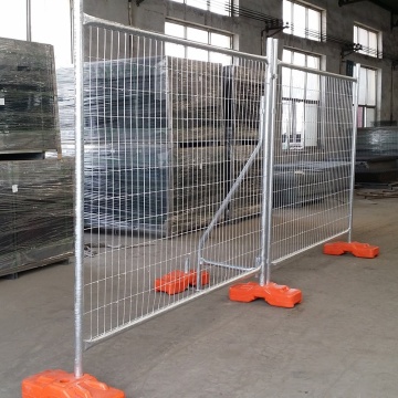 Metal mesh temporary fence