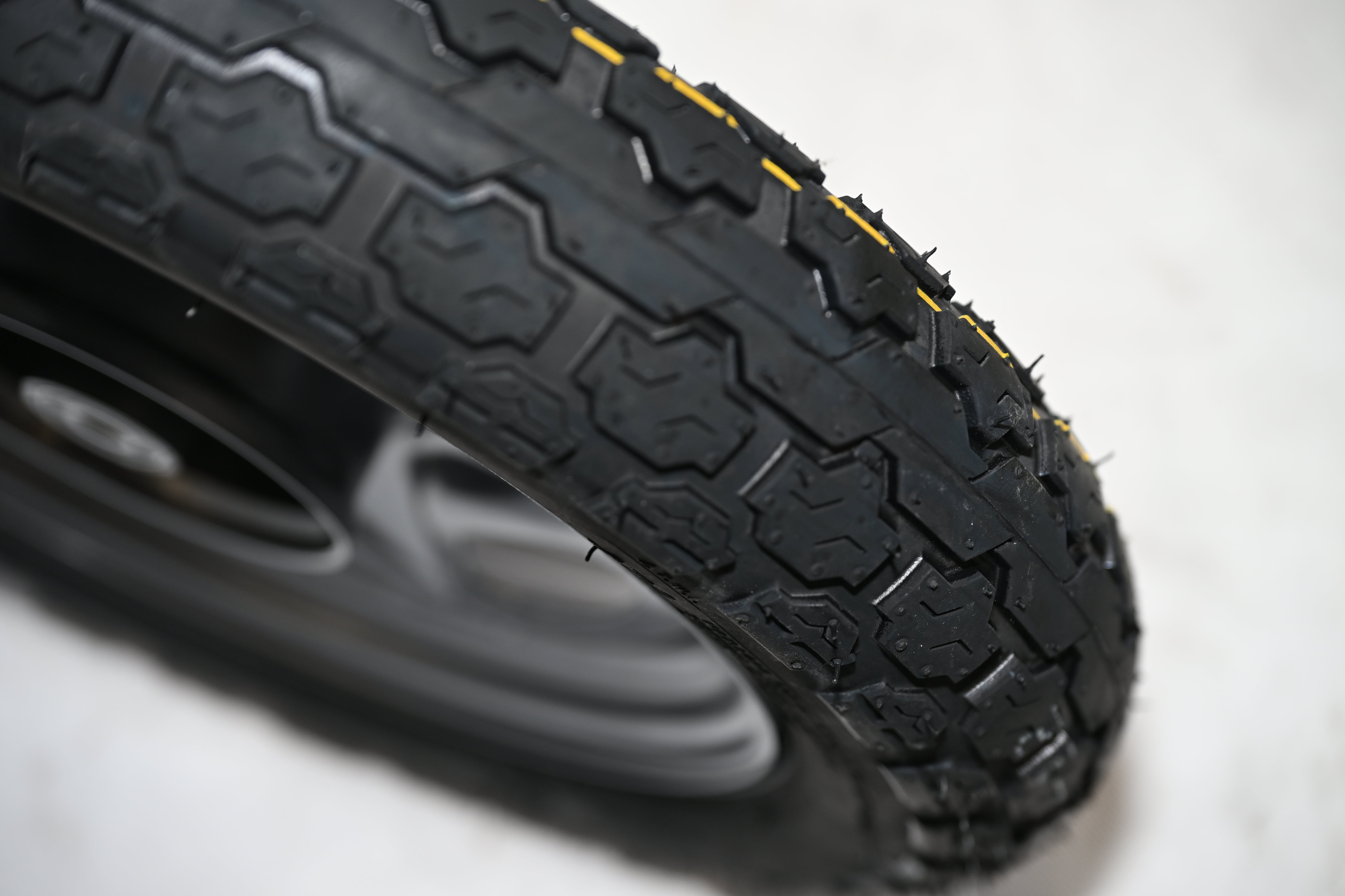 Electric tricycle tire