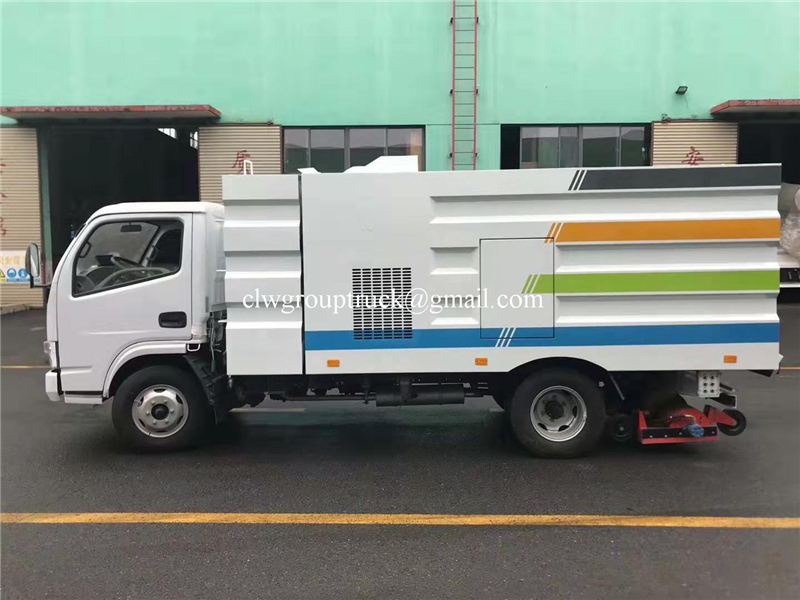 Road Sweeper Truck 3