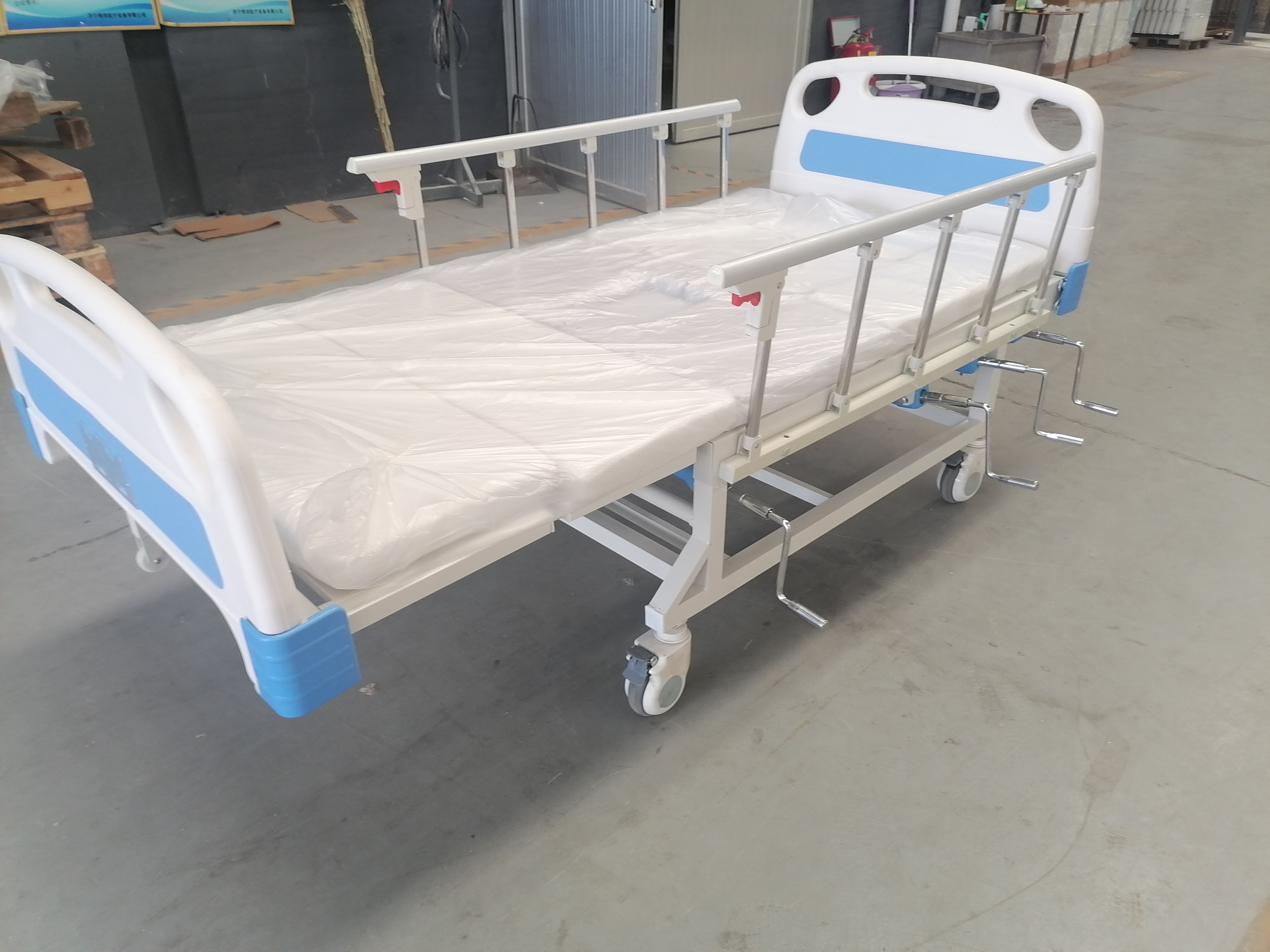 Fully curved bed
