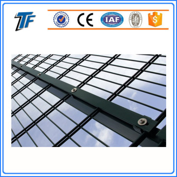 Duoble twin wire security fencing panels