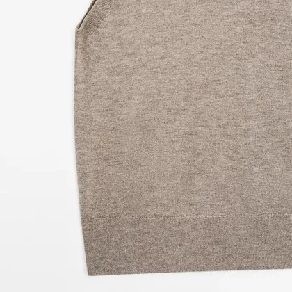 Women's short wool blended crew neck vest