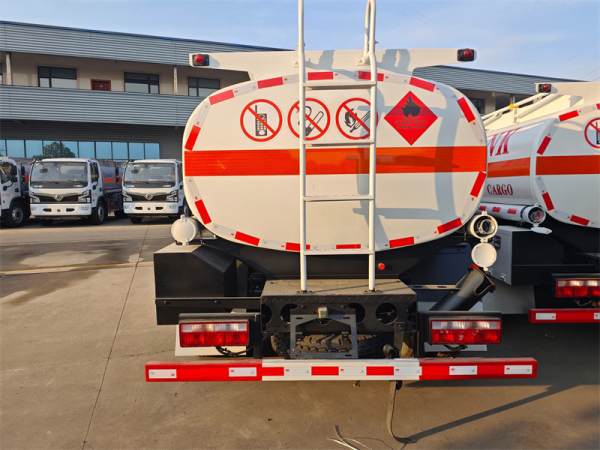 Reliable FAW 4x2 6m³ Oil Tanker Truck for Industrial Use
