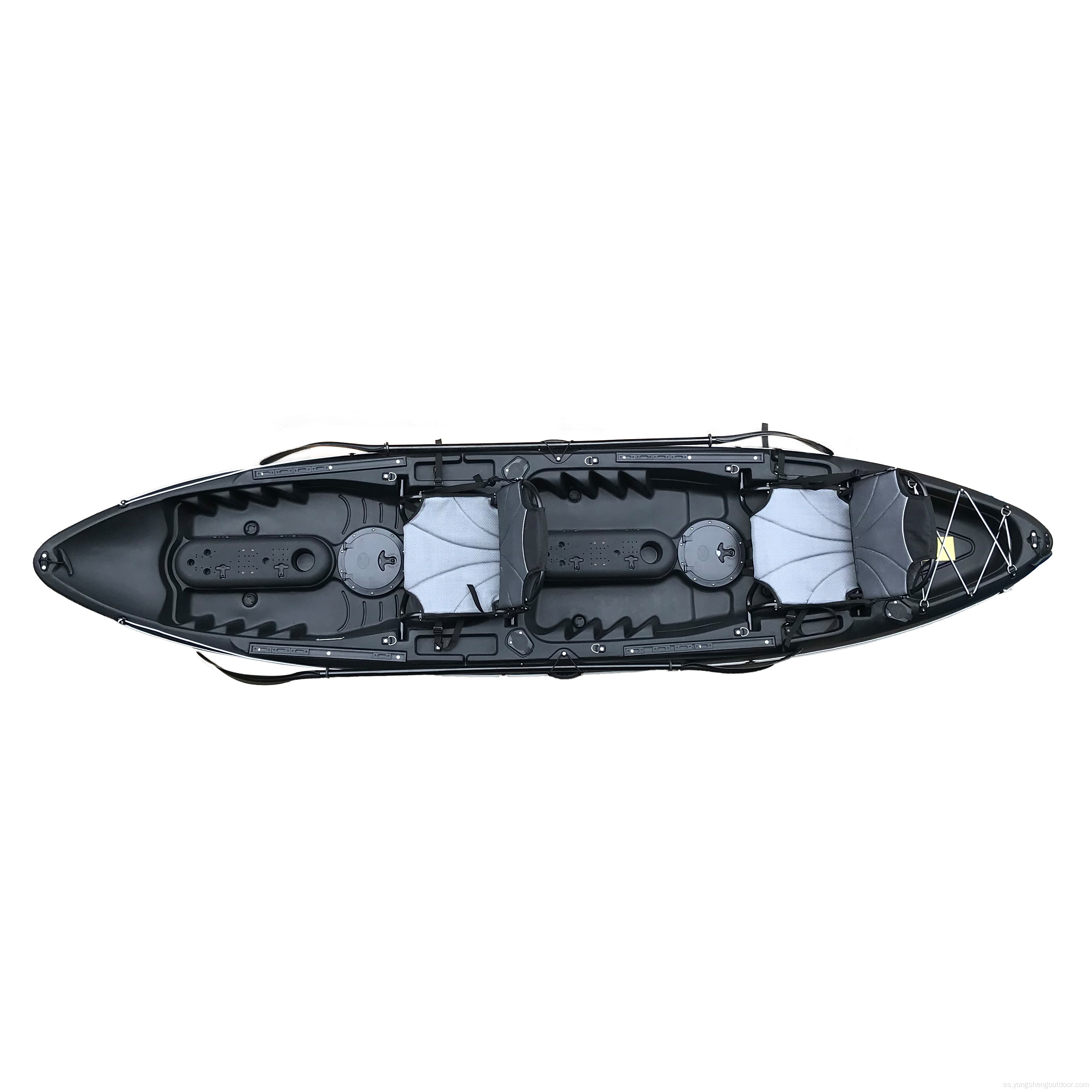 Kayak de pesca doble se siente en la parte superior kayak