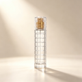 زجاجة عطر مستديرة حديثة