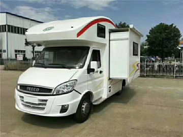 Iveco Expansion Touring Car