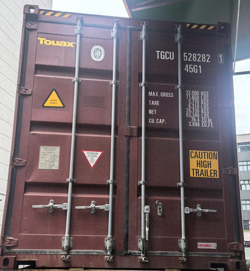 A Full Container Shipped! ACTION TOOLS Premium Window Cleaners Delivered to the Arab World
