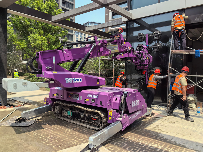 Track Glazing Robot (2)