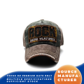 Pertunjukan Rock Menampilkan Topi Bisbol Berpohon yang Dicuci