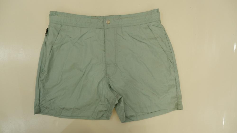 Solid color nylon men's beach shorts