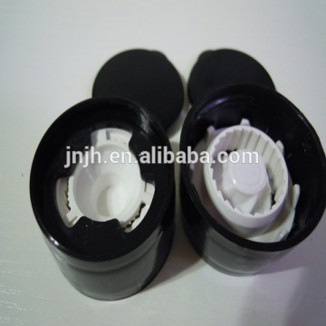 plastic pepper grinder