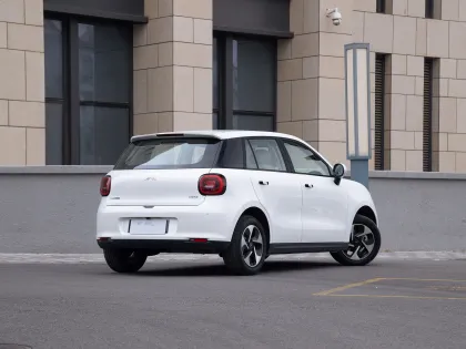 Jac Yiwei 3 - 5 Door 5 Seater 405KM Range Pure Electric Car