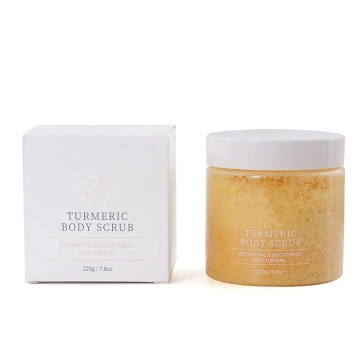 Melembapkan kulit scrub badan kunyit dalam pembersihan dalam