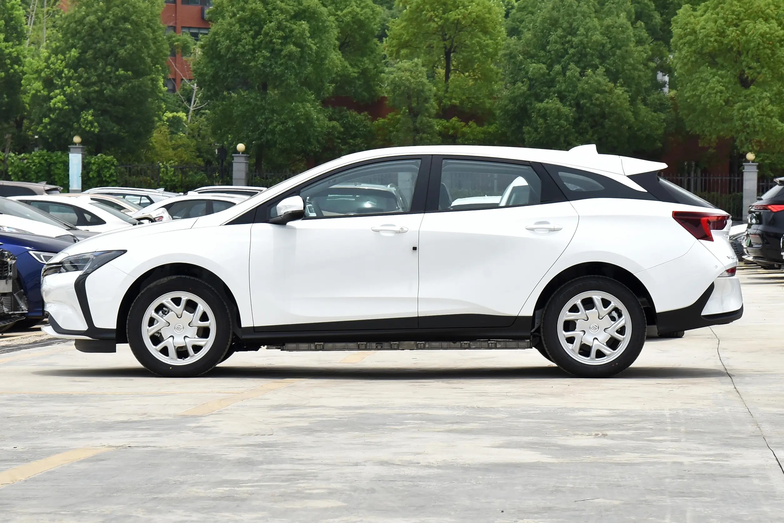 Wholesale Prices for Buick Velite 6