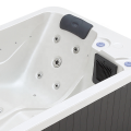 Pátio ao ar livre com banheira de hidromassagem colocando uma banheira de hidromassagem em uma banheira de spa de deck ePos Hot Hot Tub Whirlpool