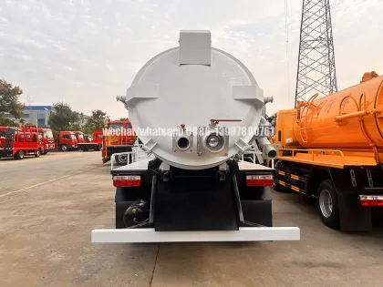 CLW Cheap Small 3m³ Suction Sewage Truck