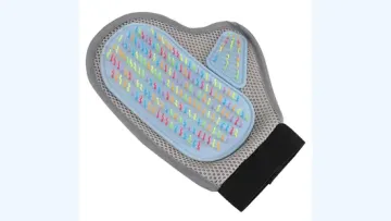 Gentle Deshedding Brush Glove for Cats