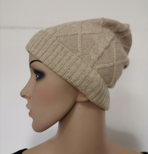 cashmere and wool blended hat