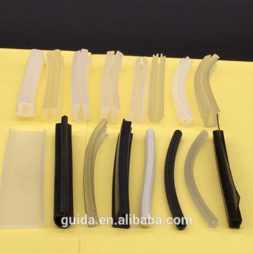 Rubber bumper seal strip for shower screen