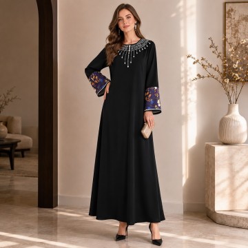 لباس ابای مشکی یقه گلدار ساتن