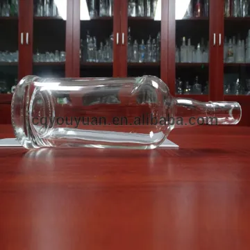 Round Crystal Glass Bottle Branding 700ML Glass Gin Bottle
