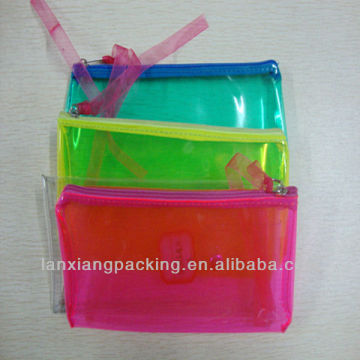 clear plastic zipper pouch