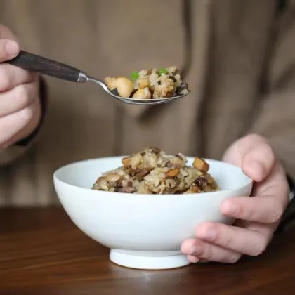 Bibimbap With Mushroom Sauce Self -heated Rice