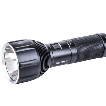 Nextorch Saint Torch 11: Wodoodporne latarki i bank