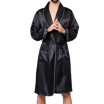 Aangepaste zwarte mannen Satin Silk Robe met leidingen