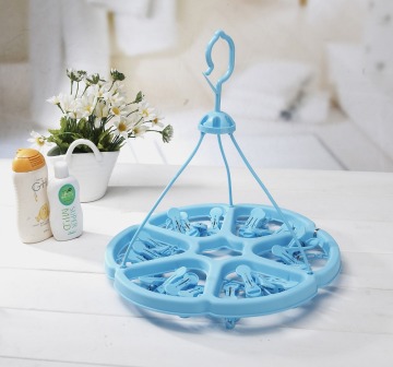 flower shape Plastic shocks hanger with 24 clips