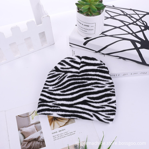 Women ribbed knit satin lined beanie hats