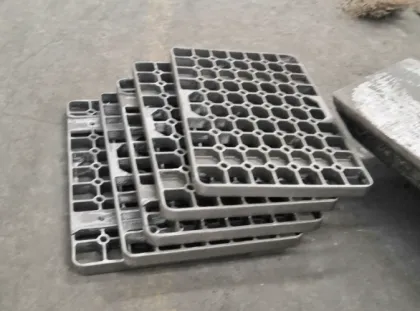 Heat treatment base tray for industrial furnace