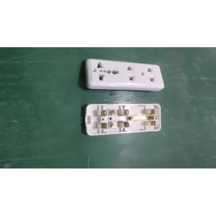 Enchufe multifunción de 3 vías estándar americano (AE7003)