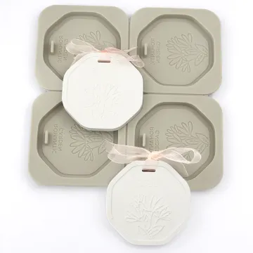 710 Factory Stock 4 Hole 8-Sided Flower Shape Silicone Candle Molds for Resin Crafting and Aromatherapy