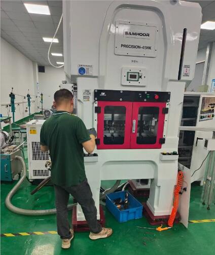 45 tons Battery Contact high speed punch pres