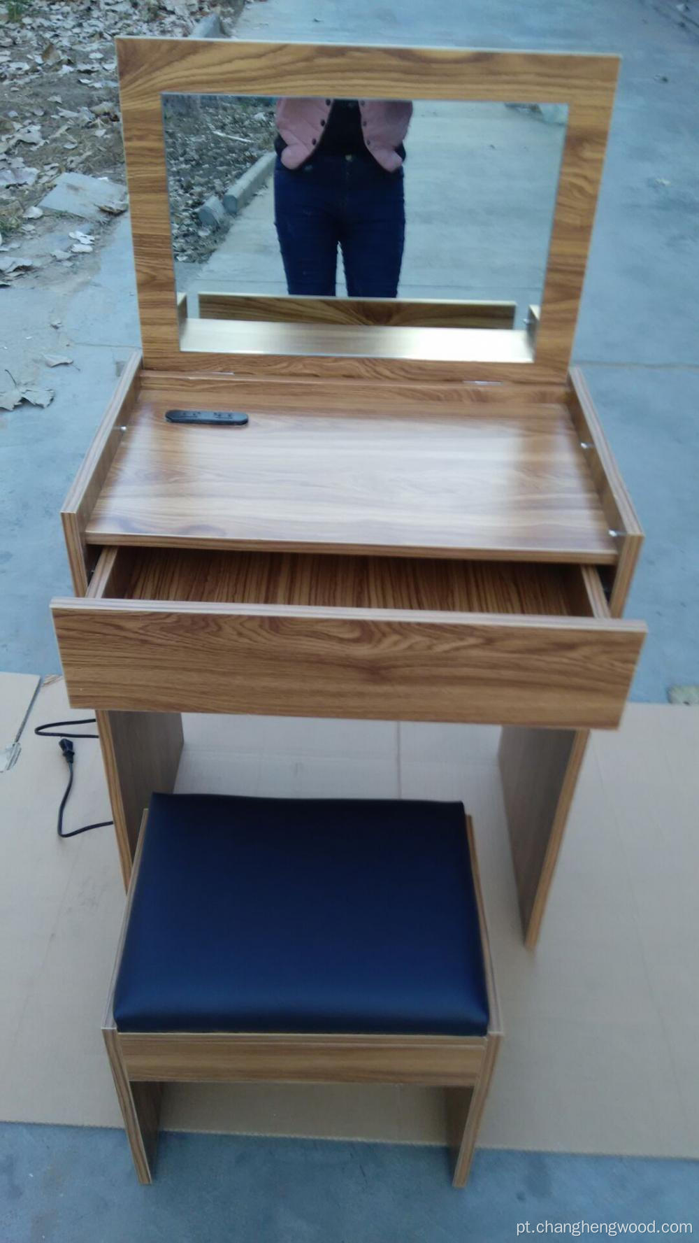 Cômoda de madeira da moda simples ou mesa de merda com uma gaveta