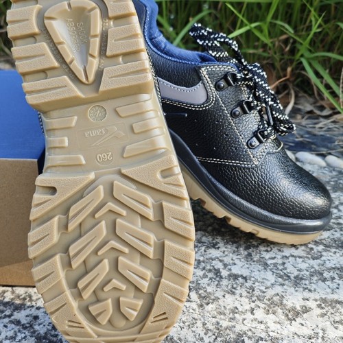 Essential Safety Shoes for Workplace Protection