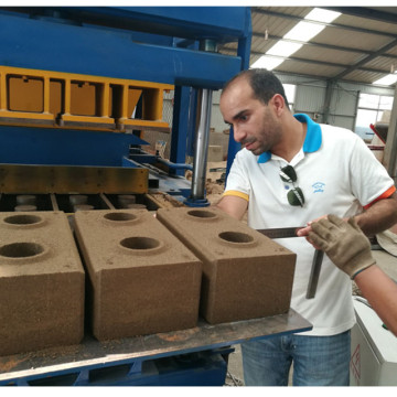 Het Sale Interlock Brick Making Machine i Pakistan