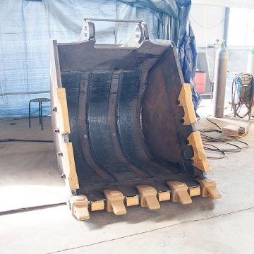 R150LC-9 excavator attachment bucket