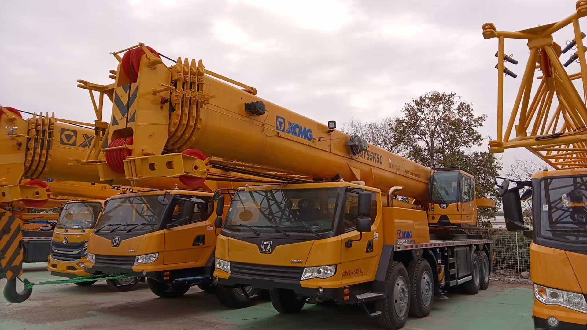 Budget-friendly-crane-with-spare-parts-included Budget-friendly-crane-with-spare-parts-included