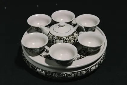 A set of tea set with colorful Chrysanthemum under glaze in Jizhou kiln